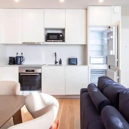 Miguel Bombarda House Apartament